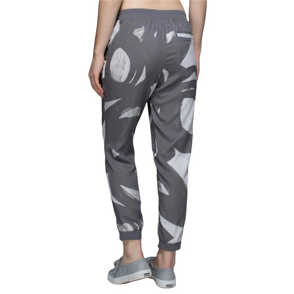 LULULEMON City Tencel Joggers 26” in Back Spin Stroke White Slate / Slate - Picture 3 of 16